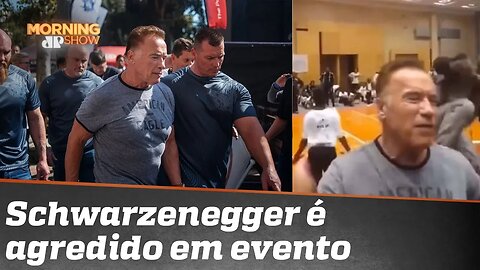 Ator Arnold Schwarzenegger toma voadora na vida real