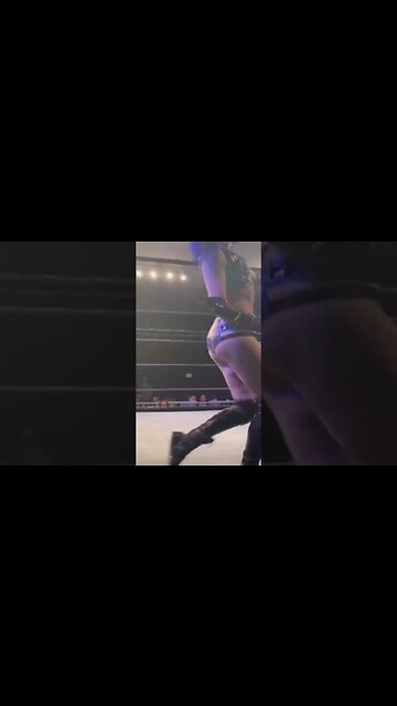 Portia Makes Her Way To The Ring