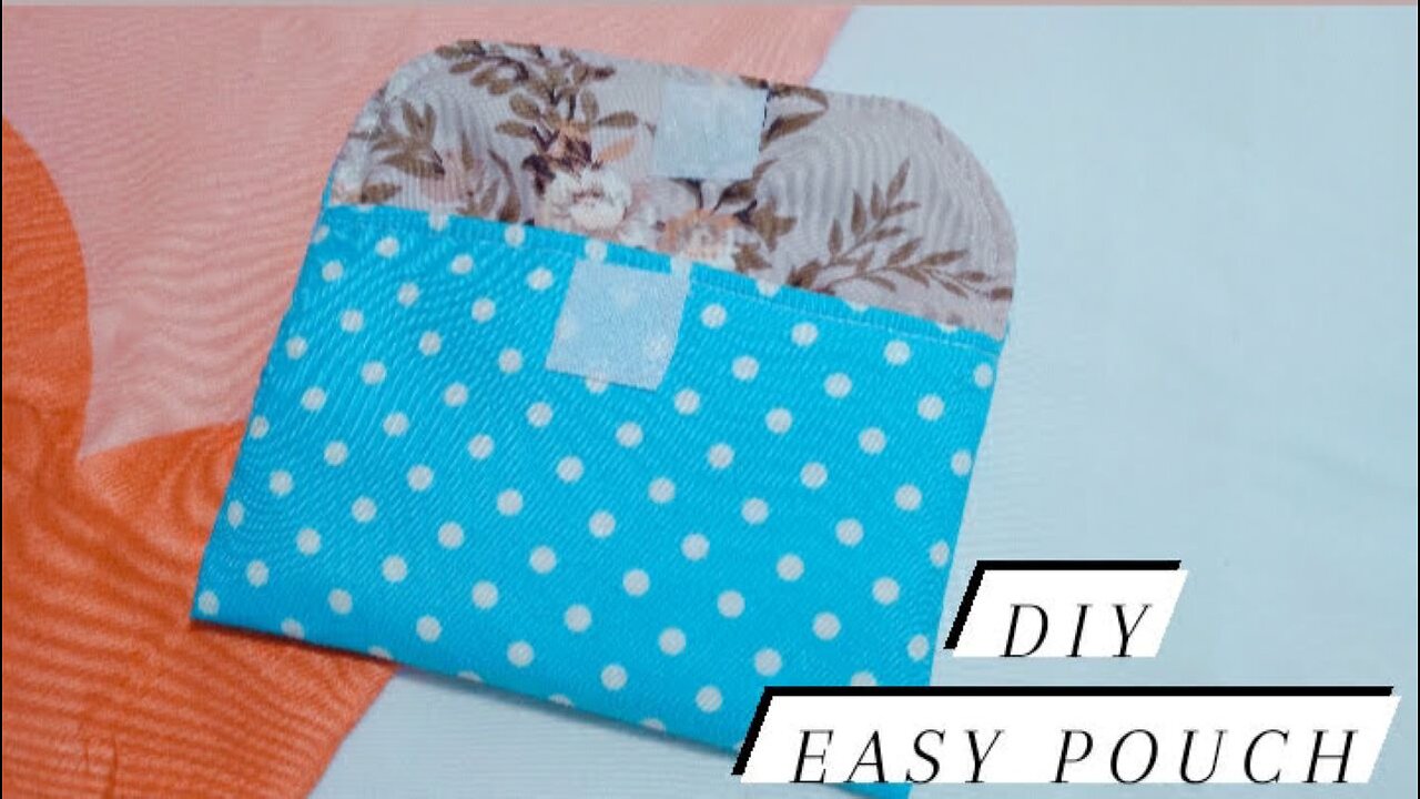 Easy Pouch Tutorial / DIY Pouch / Sewing Ideas / Sewing Tutorial