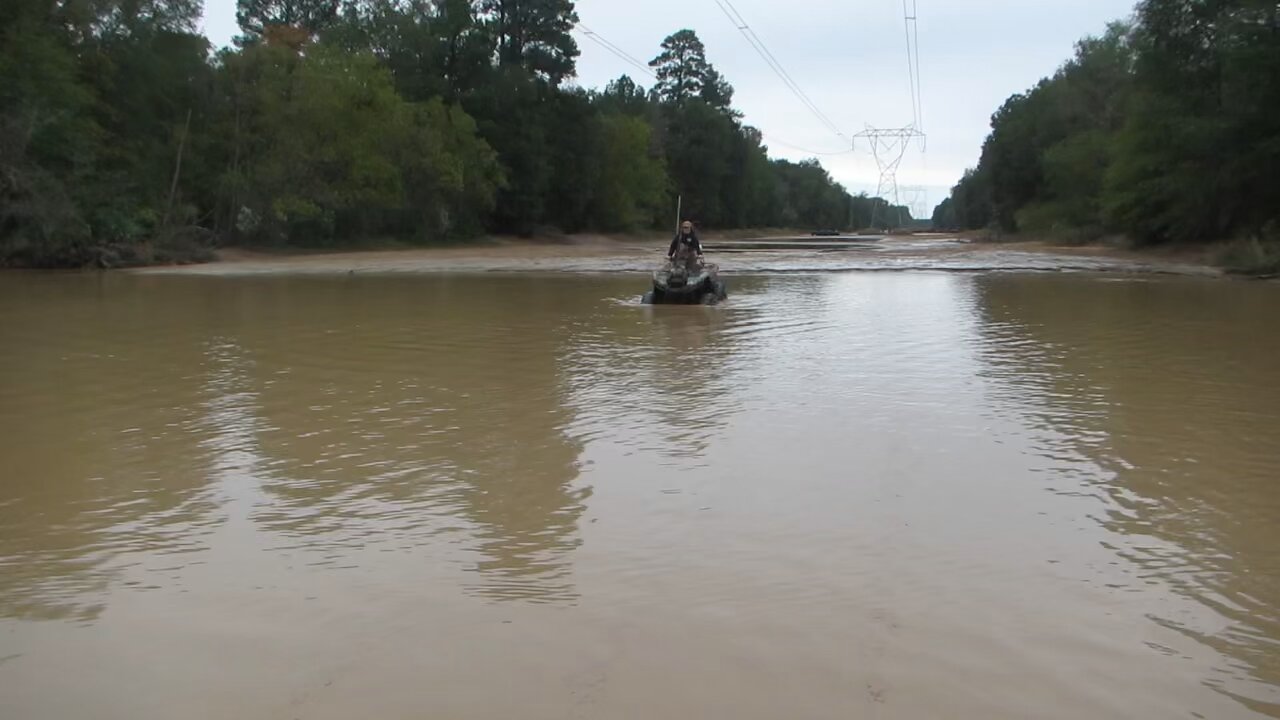 Mudaholic convention 2023 Layton walking water wheelie on portals