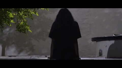 Nizhal Pola Naanum Trailer