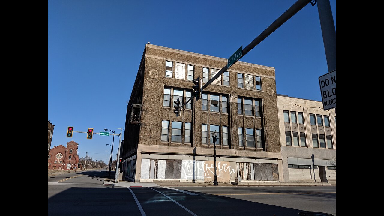 Exploring an Abandoned Department Store | Gary Indiana March 2019