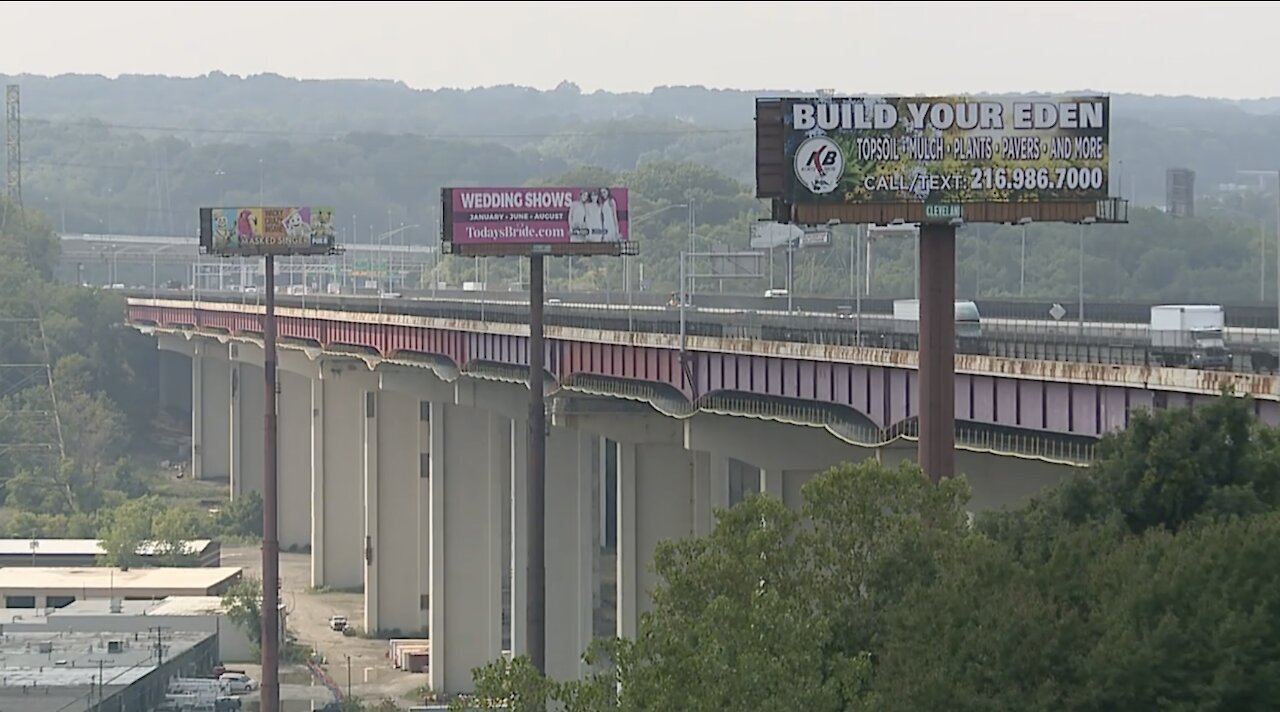 Traffic shifting for Valley View Bridge Project