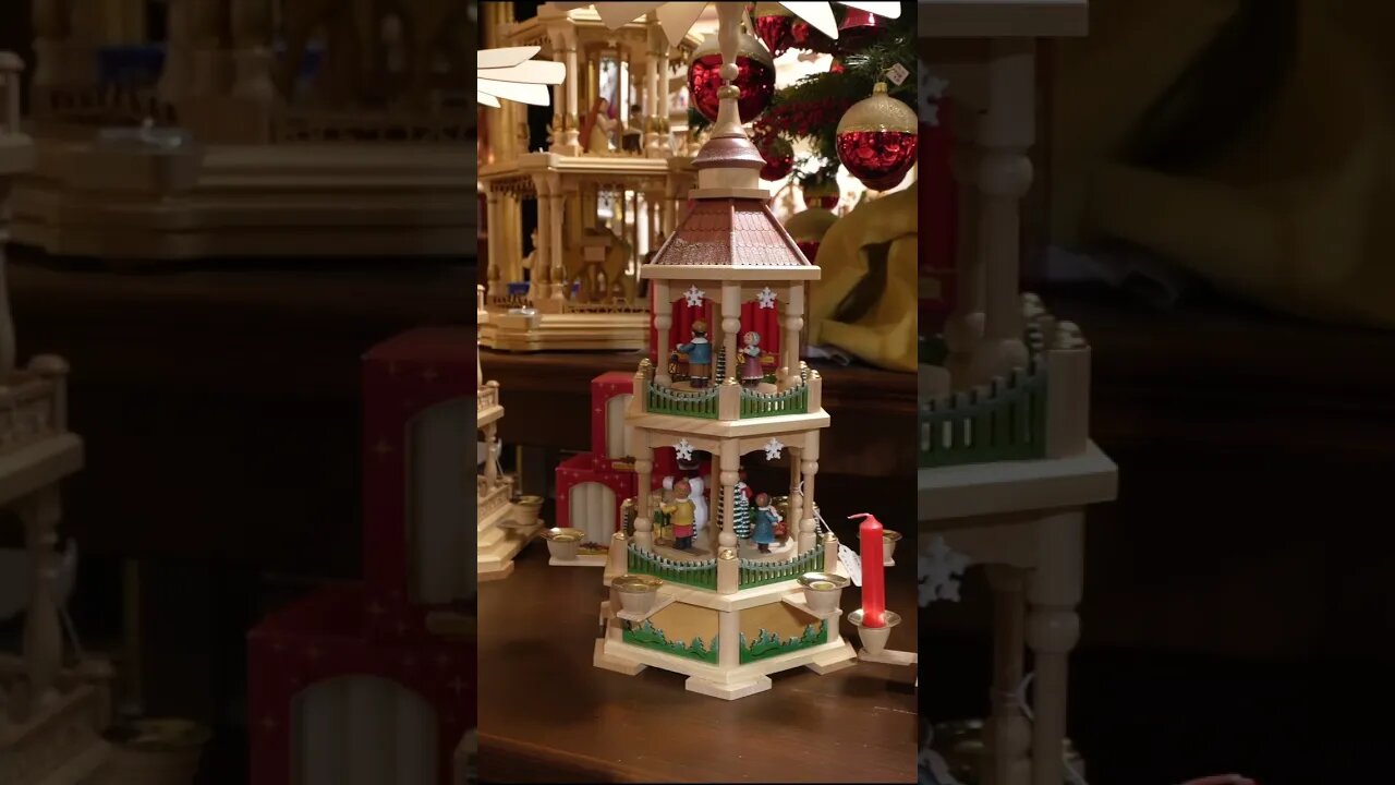 A FAIRYTALE CHRISTMAS in Britain's MOST BEAUTIFUL CHRISTMAS SHOP