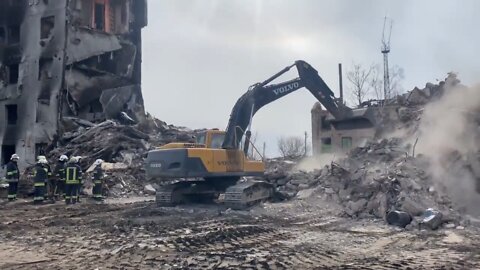#Borodyanka Emergency response service is clearing the rubble following the Russian bombardment