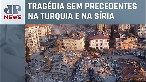 Chefe da OTAN sobrevoa área afetada por terremoto na Turquia