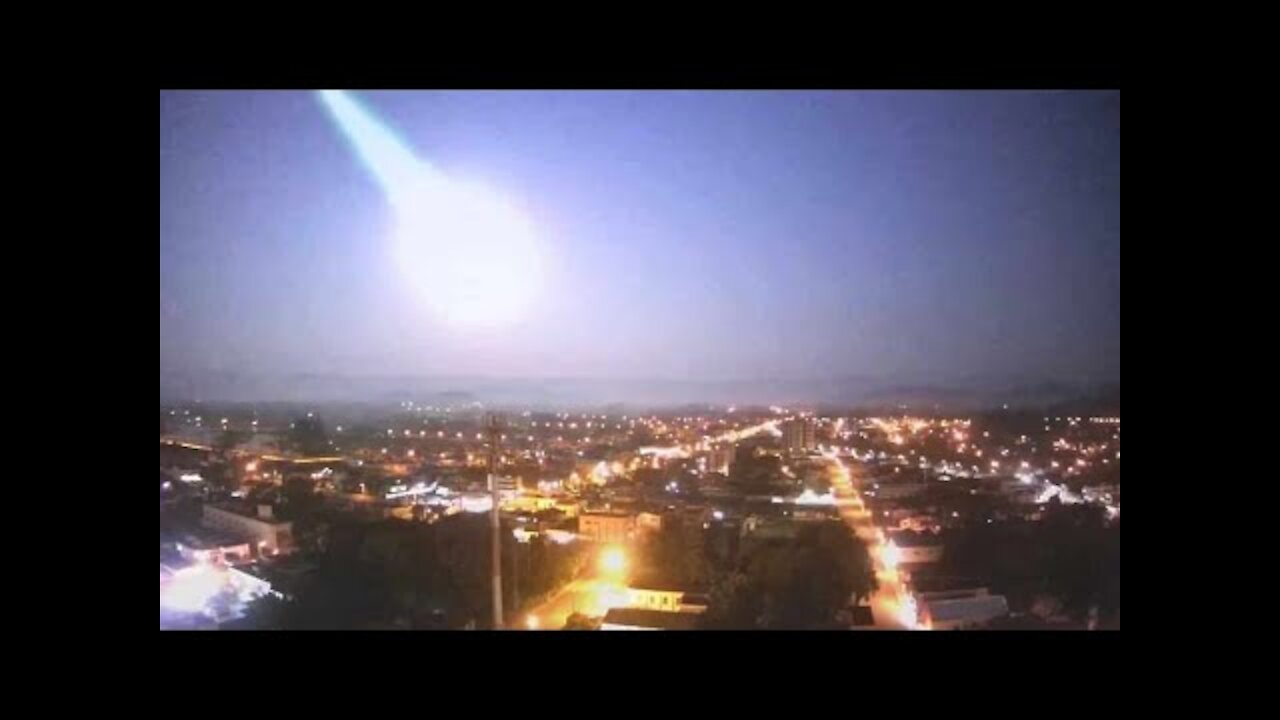 FocusOn News Meteor turns night into day in Brazil
