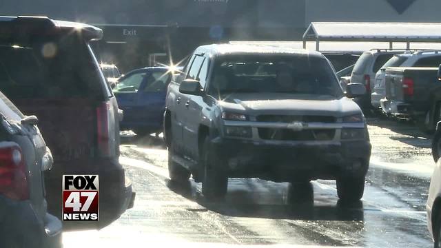 Customers continue to flock to Sam's Club in Lansing