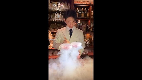 The bartender's singular drink-making style is particularly noteworthy 🍷#bartender