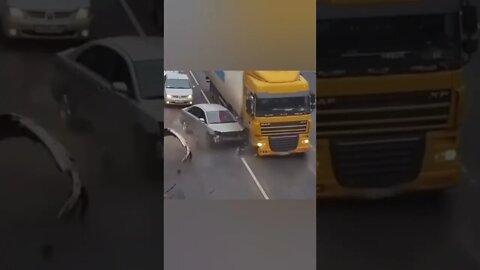 Whose mistake ?🤔😯 Truck Driver ya car #shorts #truck