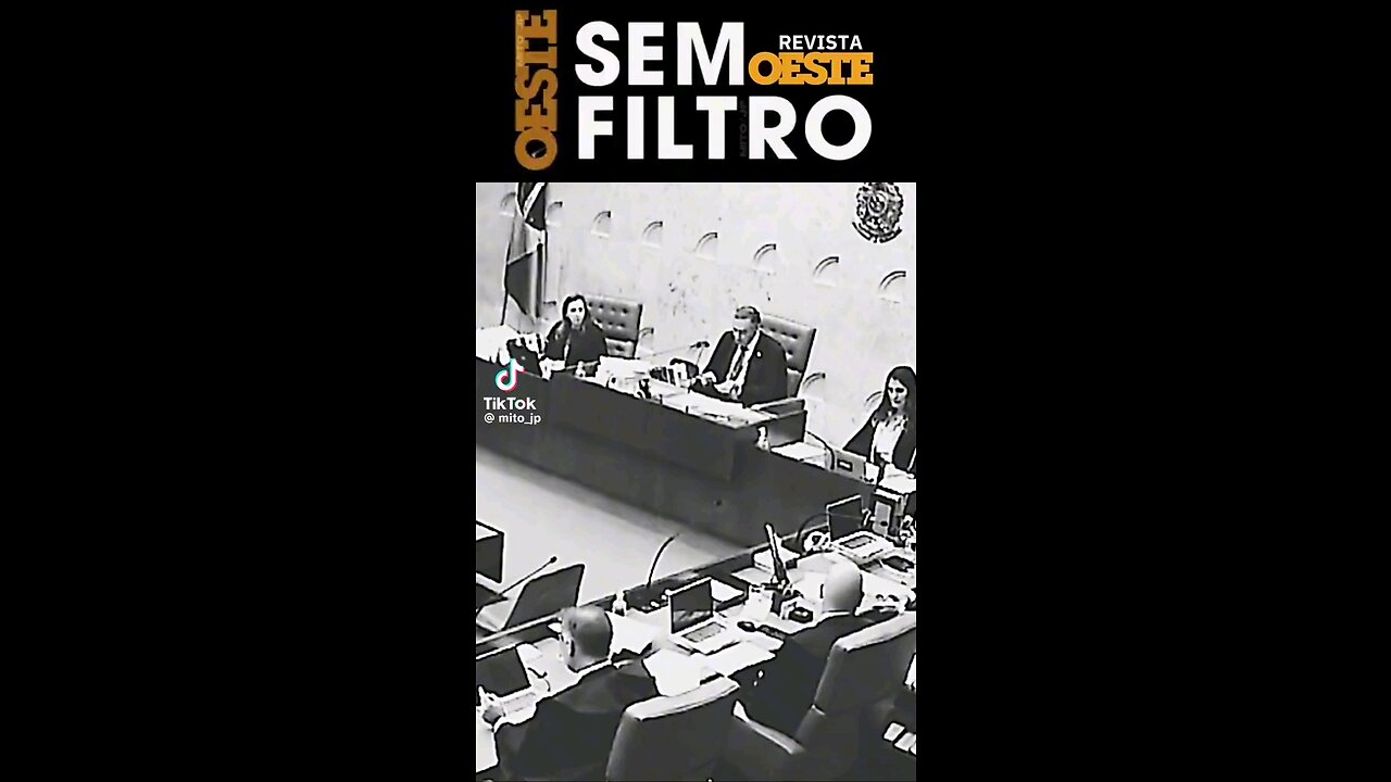 Supreme court abuses its power. Supremo Tribunal abusa do seu poder.