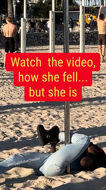 Watch the video, how she fell😳, but she is 👌👏👏#miami #beach #robertTraveler #gym #bestbeach