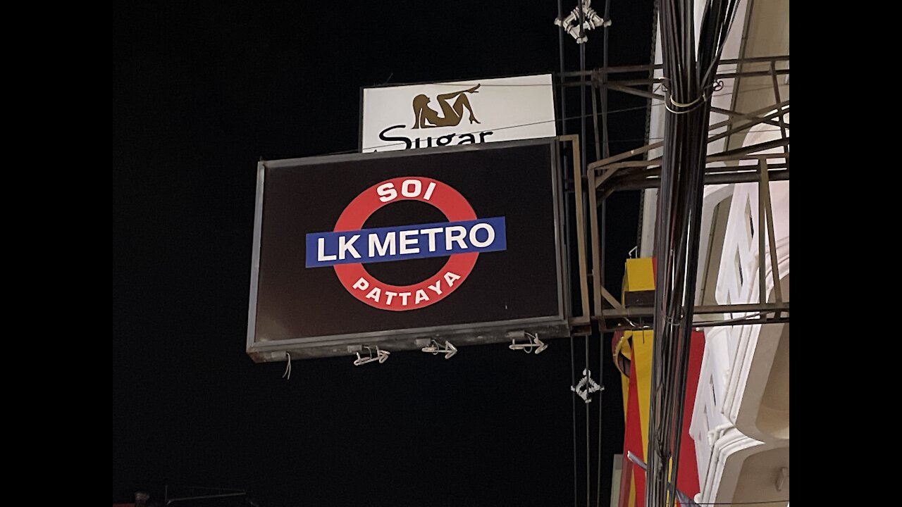 Night walk down Soi Buakhao to Soi LK Metro - Pattaya Thailand November 2021