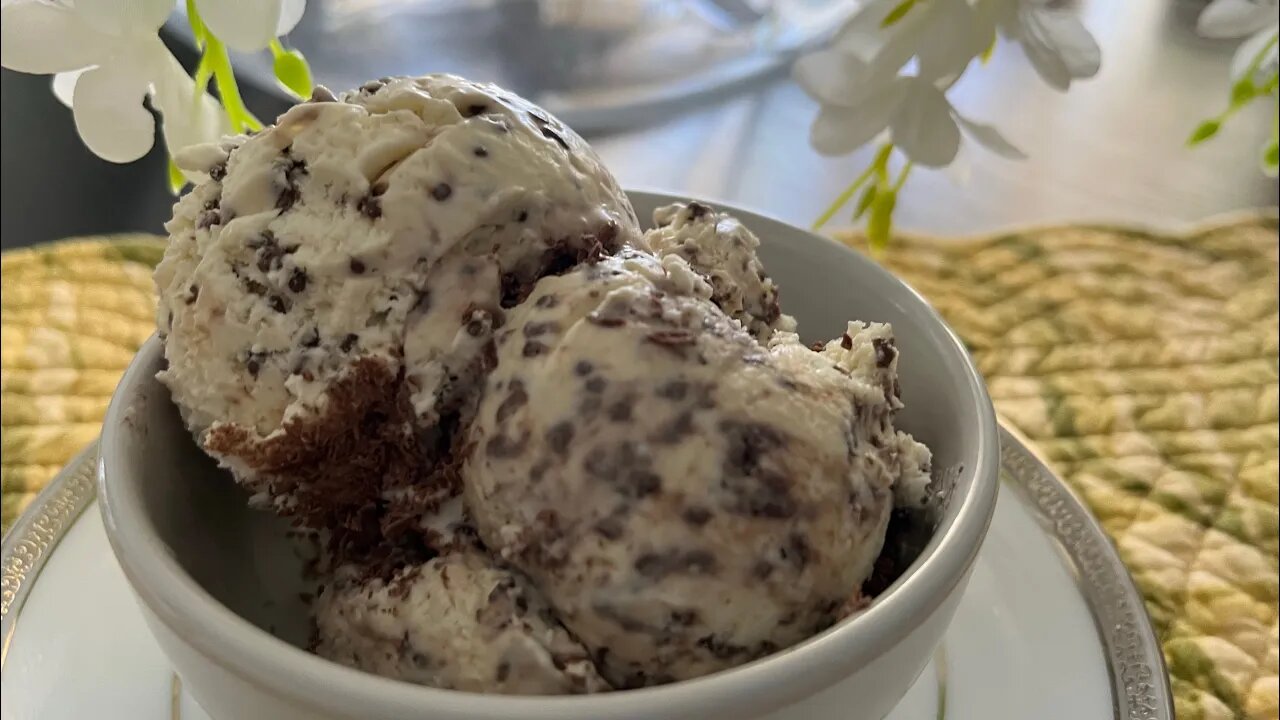 chocolate chip ice cream (3 ingredients)