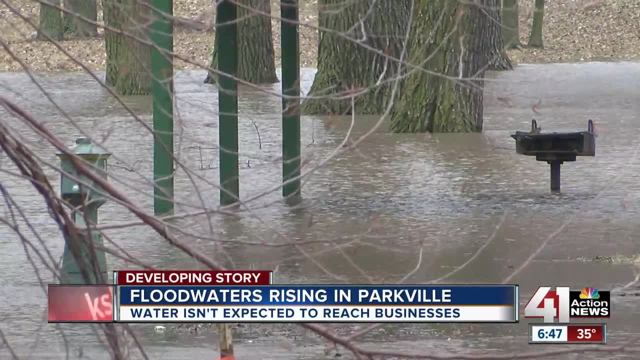 Missouri River in Parkville now expected to crest at 33.7 feet by Saturday