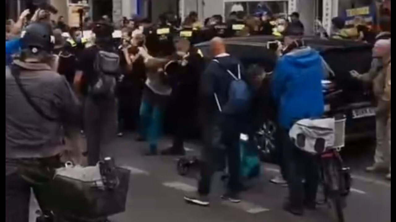 Police brutality in Berlin today