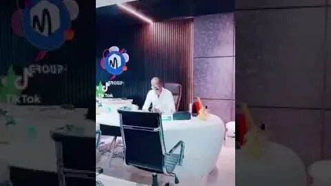 TikTok molare officiel Mix Premier tu es fort ! Emma Lohoues Abeille 🐝 Flore De Lille Veuve joyeuse