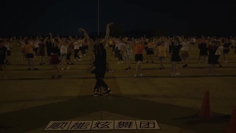 凤凰传奇经典老歌《荷塘月色》当年红遍大街小巷，太有感觉了【順能炫舞團】