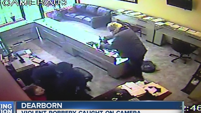 Video show intense smash and grab robbery at Dearborn jewelry store