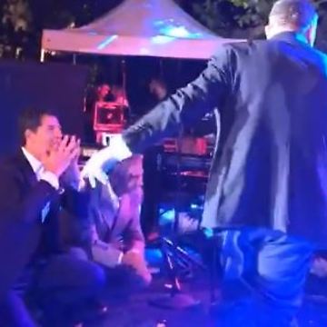 Το ζειμέκικο του Ρέμου στη δεξίωση του γάμου του