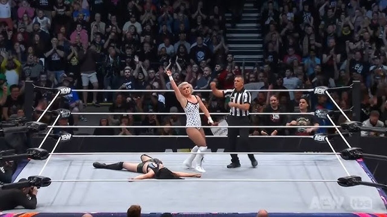 Toni Storm vs. Saraya (Women's Title)