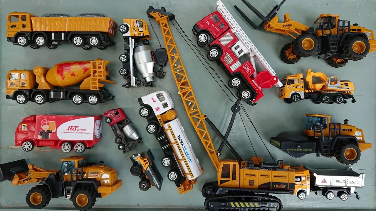 Mencari Mainan Truk, Truk Molen, Mobil Pemadam Kebakaran