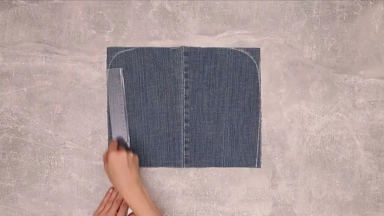 DIY: old jeans CLUTCH BAG