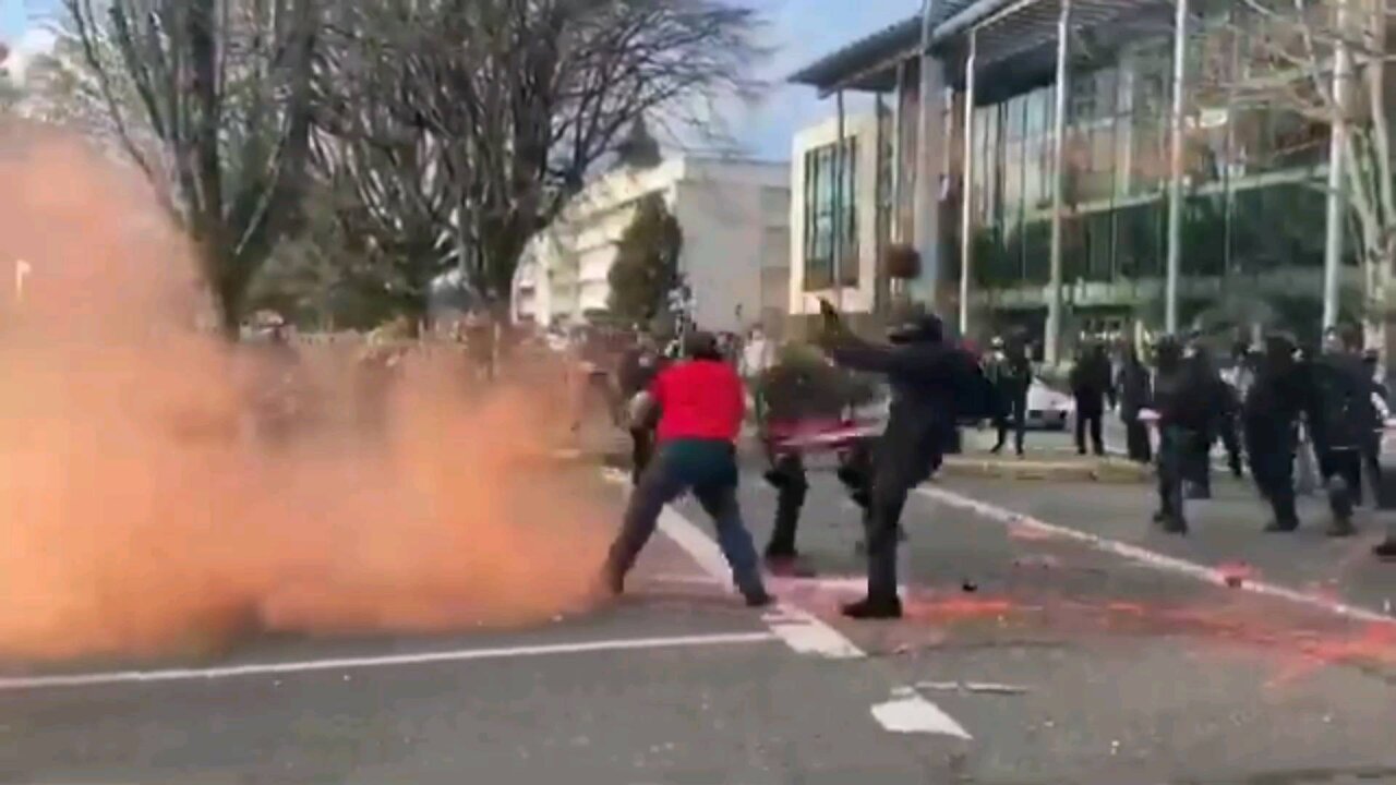 American patriots/proud boys and Antifa go to war last night in Washington.