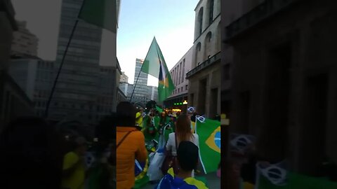 Em Milão, Itália os Br não desistem #shorts