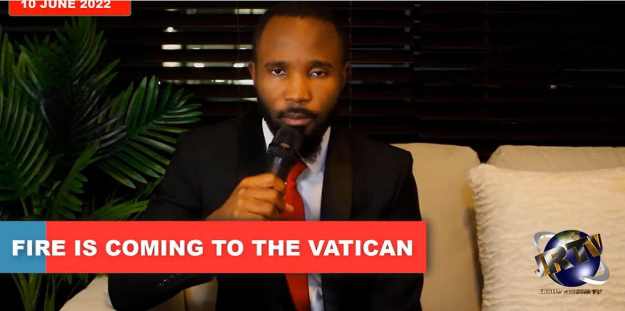 Vatican Rome On Fire After Explosion! Prophecy Fulfilled!