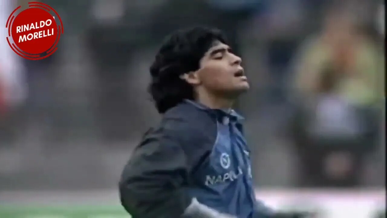 Diego Maradona all' Olympiastadion Monaco sulle note di "Life is Life". Il più grande 24.02.2022