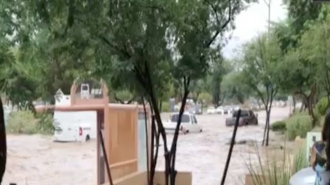 TIRES UNDER WATER! Flooding video from cars trying to drive in Scottsdale - ABC15 Digital