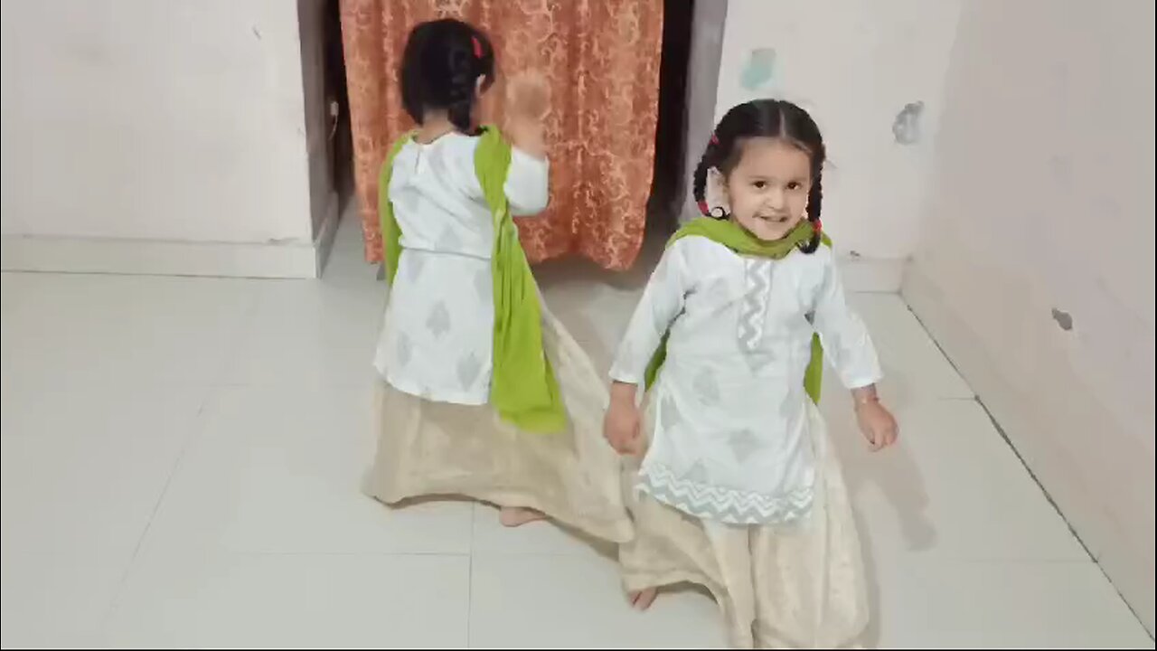 Cute baby dance 😍🥰🥰