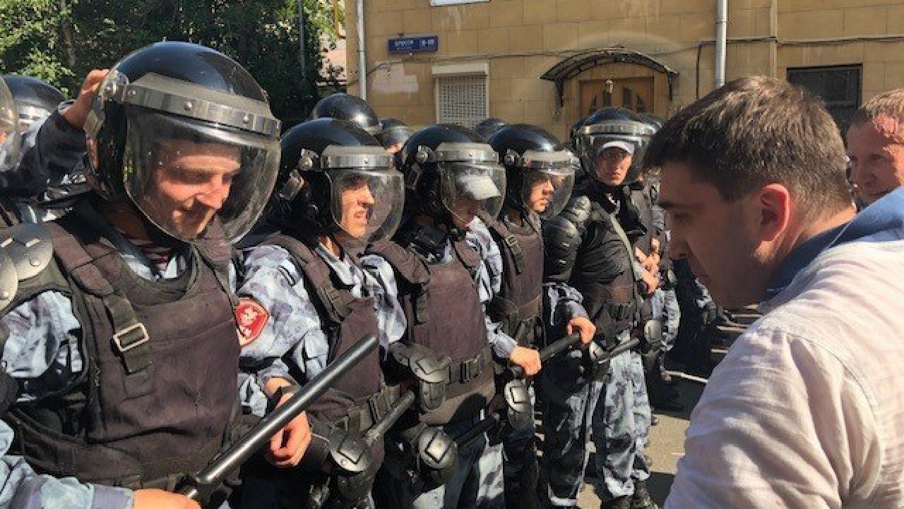 Moscow Police Arrest More Than 1,000 Protesters