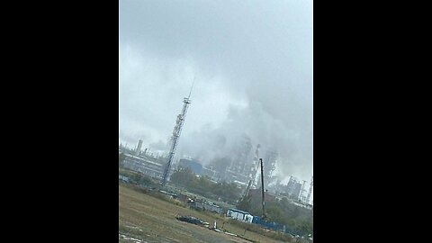 🔥👀 Explosion and fire at Omsk Oil Refinery