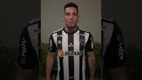 Paulinho mandando recado aos atléticanos após ser anunciado pelo Atlético Mineiro