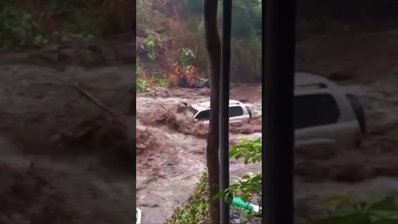 A little overconfident in trying to cross 🚗🌊 #Crazy #Scary #Offroad #4x4