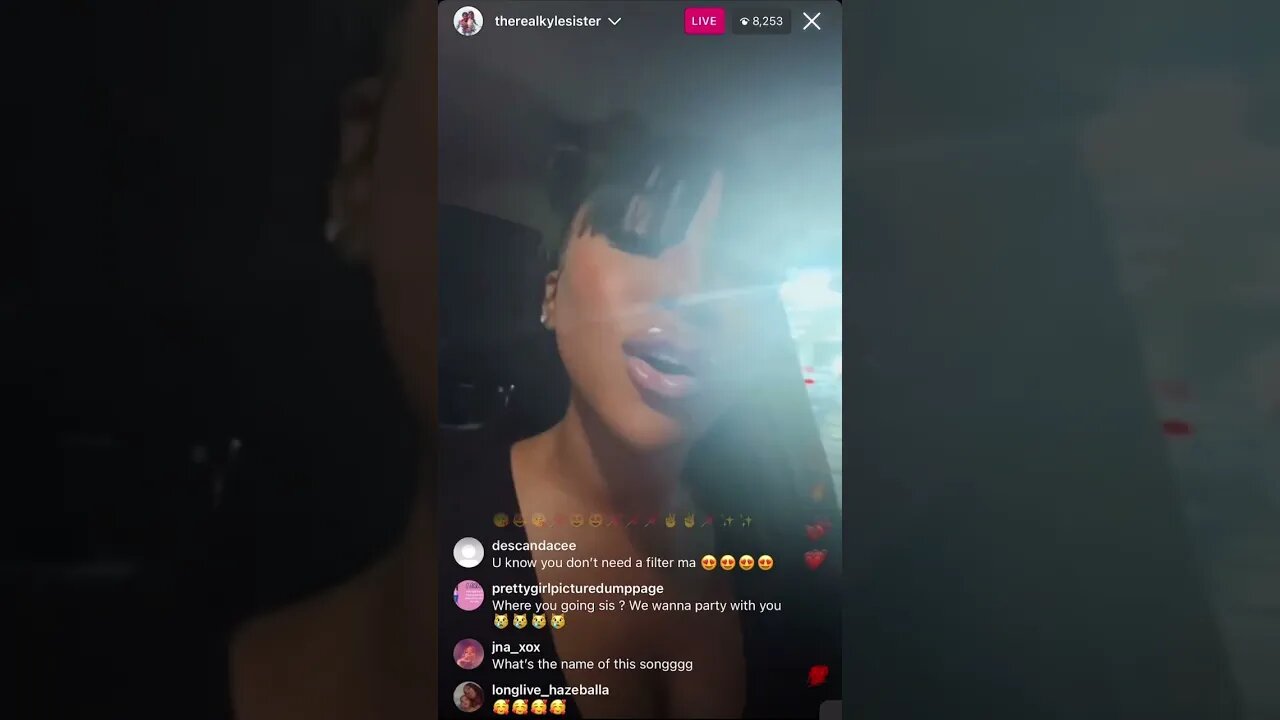 Kylerealsister aka Ari Fletcher Outside Wit Her Girls Dressed to Impress On Instagram Live(08/04/23)