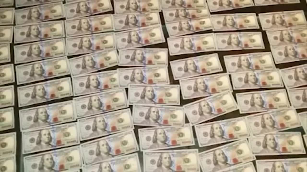 Man finds a $10,000 surprise inside designer bag on subway