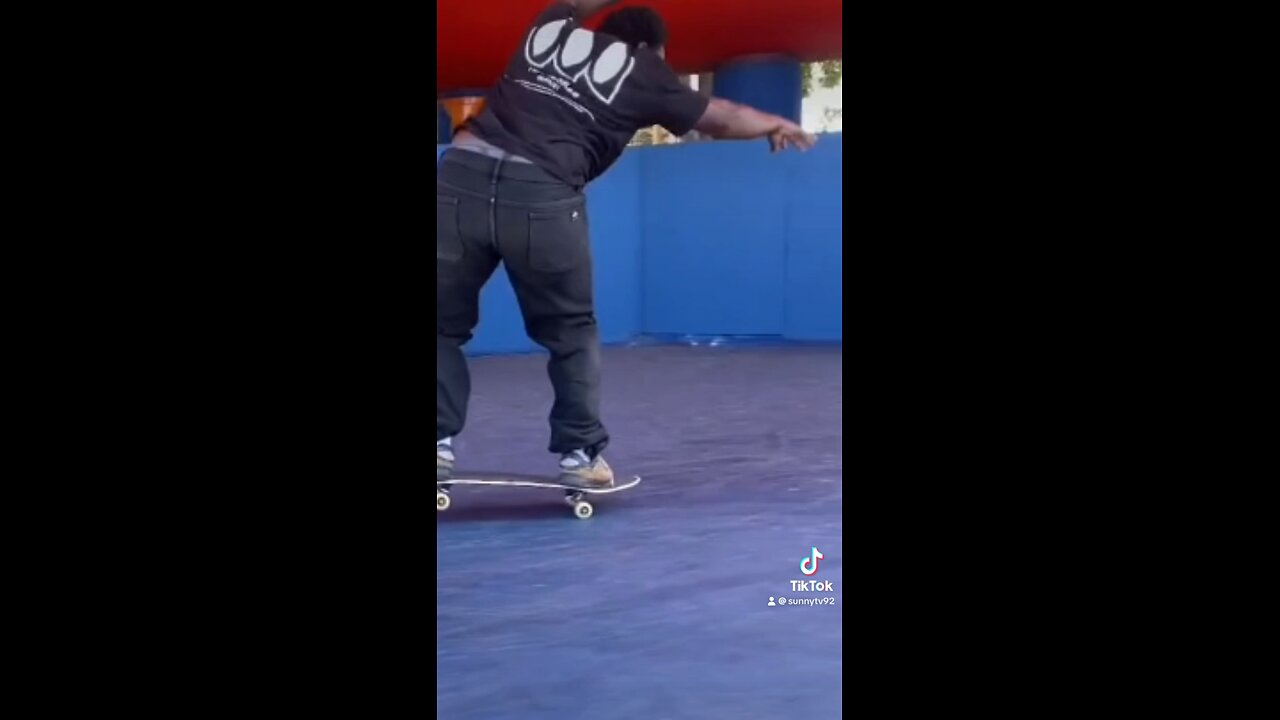 Awesome skate clips.