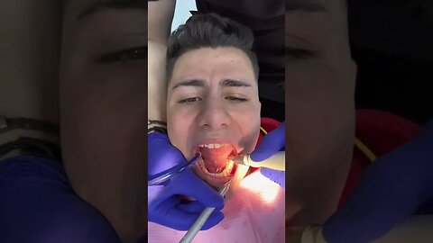 Ne facem AIRFLOW la dinti #oguritamica #mancaciosul #mancare #dentist