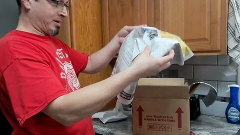 LiveAquaria Unboxing | Firemouth Cichlid unboxing, acclimation and addition to tank