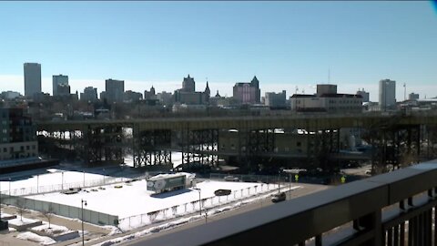 Milwaukee Public Library providing internet, computers to residents to access court hearings