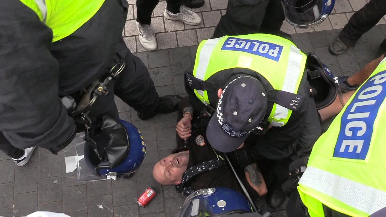 Scuffles at Kensington South tube station and Science Museum London