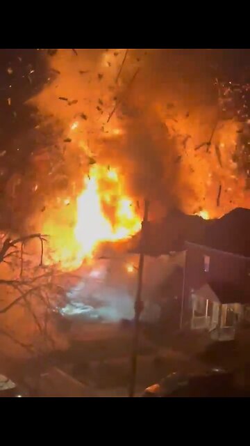 VA Home Explodes After Suspect Fires Flare Gun During Police Search