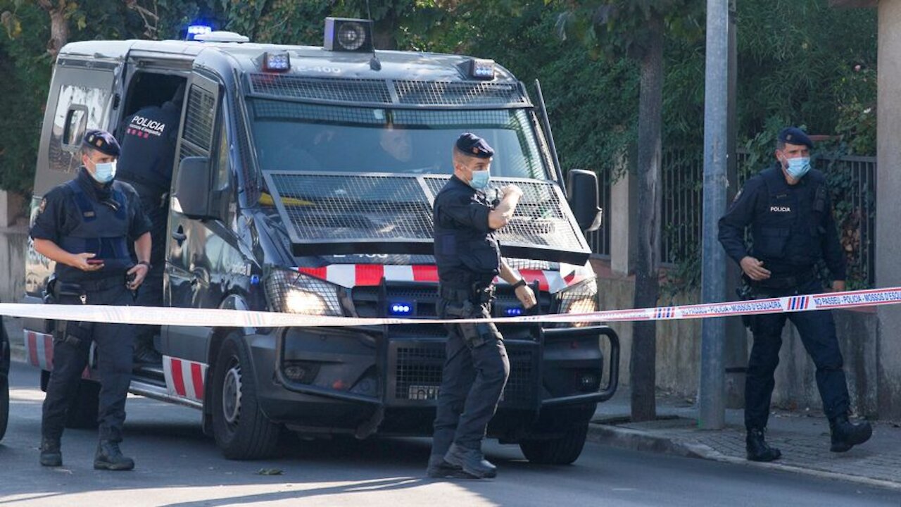 Uno de los policías locales detenidos en Llinars fue tiroteado