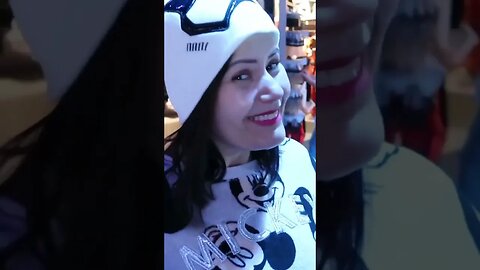 Adultos viram crianças na Disney, preço das lembrancinhas