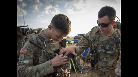 Paratroopers test out new dismounted GPS device