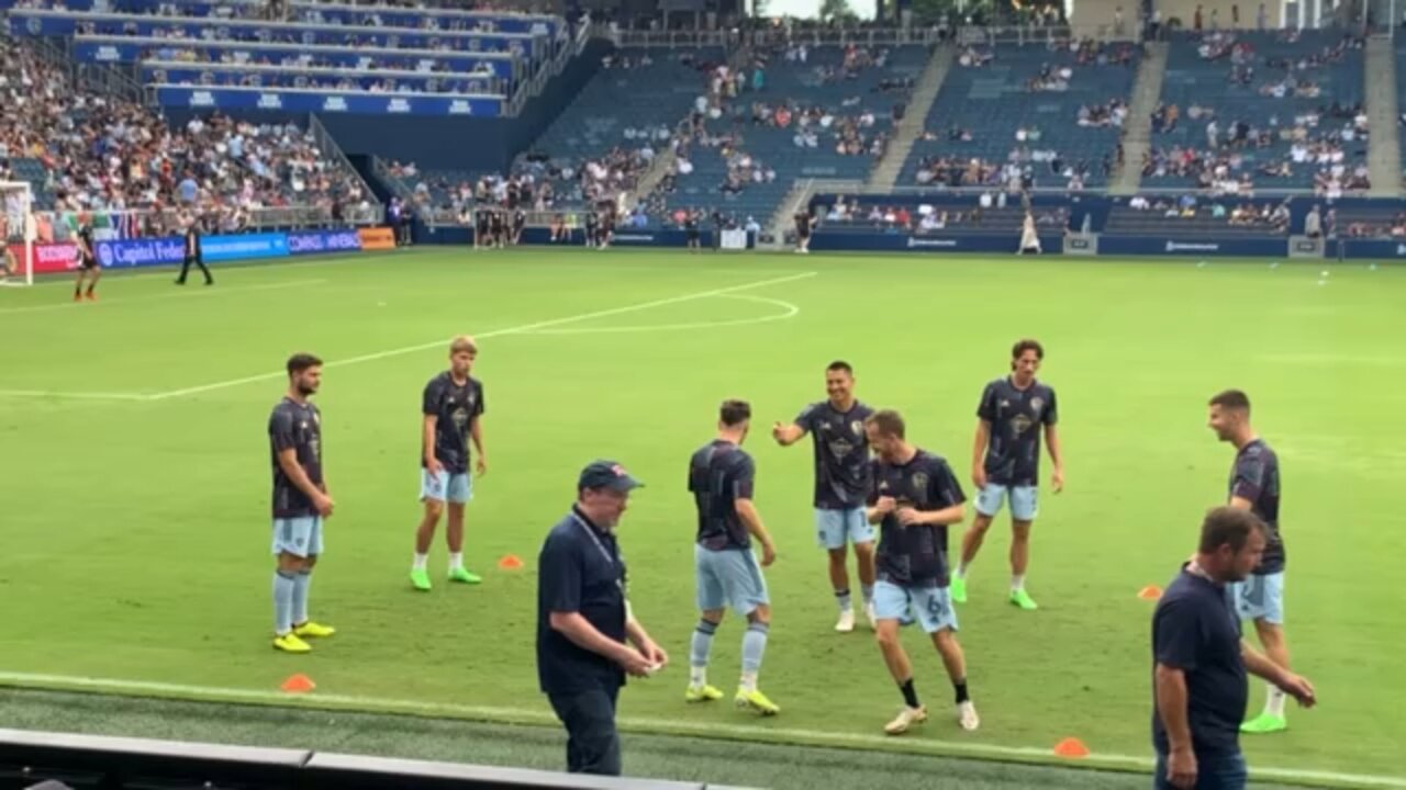 Sporting KC guys warm up