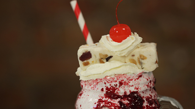 How to make a cherry Amaretto freakshake